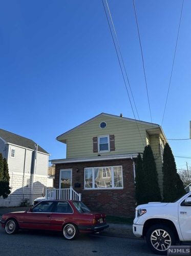 26 Franklin Ave, Outwater, NJ 07026-3806