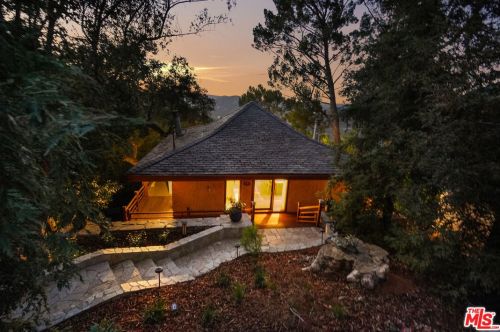 20193 Observation Dr, Topanga, CA 90290-3335