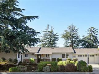 1487 El Camino Dr, Clayton, CA 94517-2109