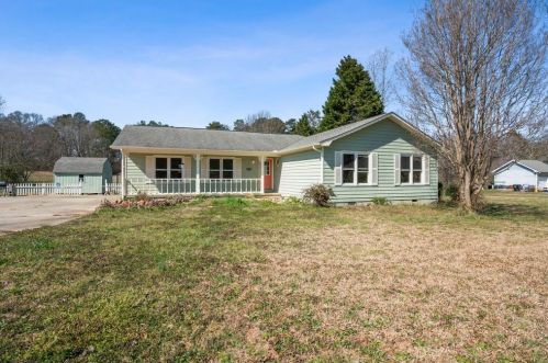 107 Bowen Rd, Stockbridge, GA 30281-1811