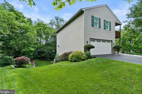 104 Cliff Ave, Lancaster PA  17602-4700 exterior