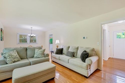 6896 Lockridge Dr, Atlanta GA  30360-1515 exterior