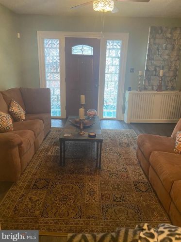 5929 Franklin St, Philadelphia, PA 19120-1312