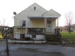 822 Texas Hollow Rd, Salem, VA 24153-8136
