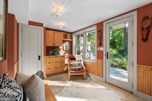 1118 Dl Dr, Silver Spring MD 20910-1601 exterior