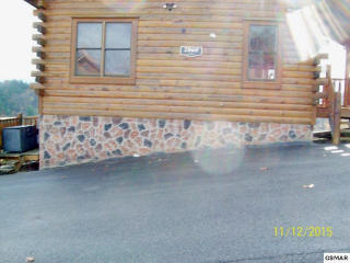 2860 White Oak Ridge Ln, Pigeon Forge, TN 37862-6164