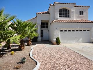 76 Desert Rain Ln, Henderson NV  89074-2920 exterior