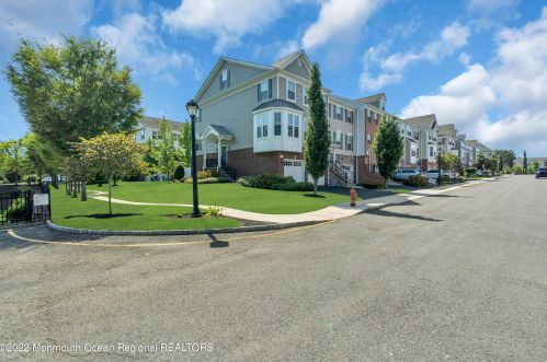 333 Princeton Ct, Tinton Falls NJ  07702-4058 exterior