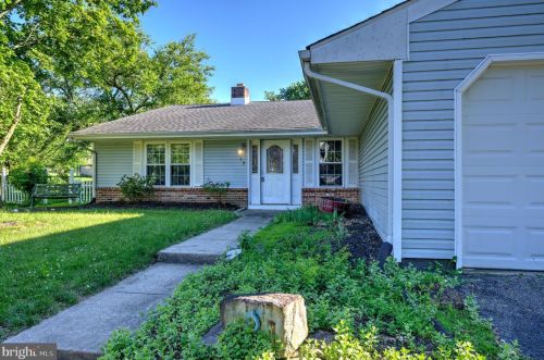 39 Arbor Meadow Dr, Erial, NJ 08081-1762