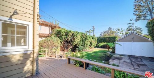208 Alta Ave, Santa Monica CA  90402-2728 exterior