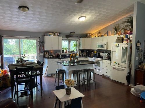 69 11th Ave, Woonsocket, RI 02895-4008