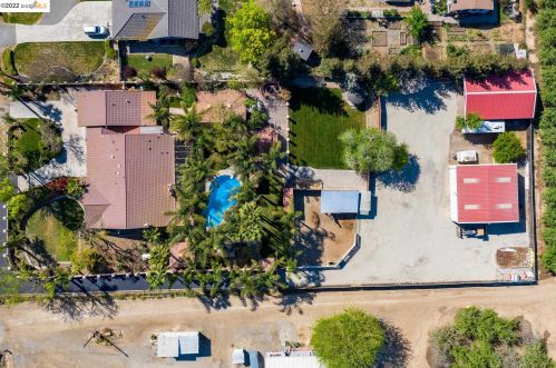 33023 Koster Rd, Tracy, CA 95304-9142