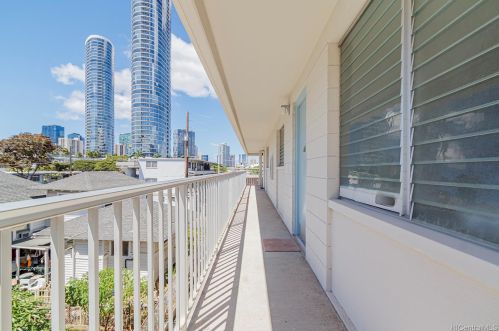 711 Alder St, Honolulu HI  96814-2269 exterior