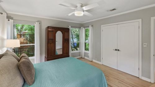 1440 El Campo Dr, Dallas TX  75218-3520 exterior