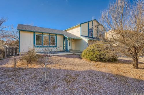 7687 Roslyn Ct, Englewood, CO 80112-2633