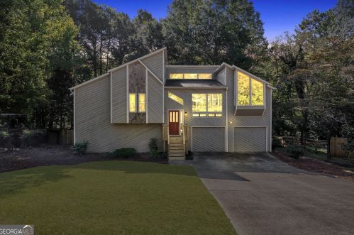 594 Farmbrook Trl, Kennesaw, GA 30144-1628