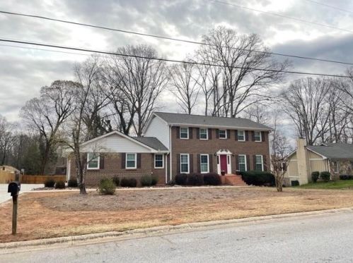 2560 Highland Golf Course Dr, Conyers, GA 30013-1976