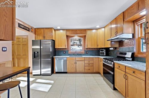 84 Pne Ln, Woodland Park CO 80863-9535 exterior