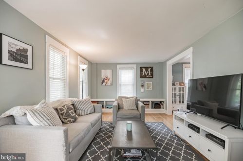 410 Lakeview Ave, Tavistock NJ 08033-1609 exterior