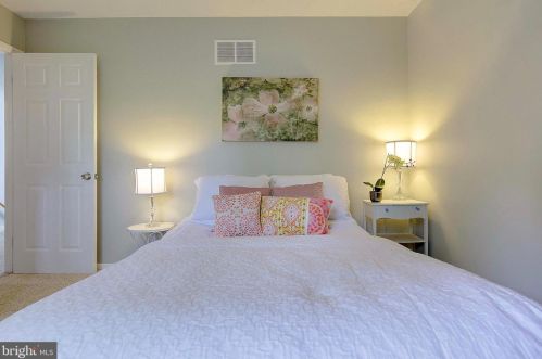 285 Michener Ct, Severna Park MD 21146-2051 exterior