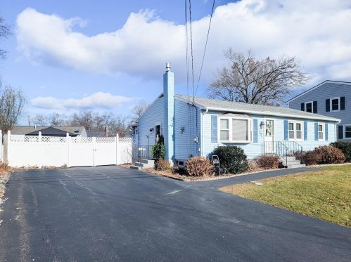 24 Waltham Dr, Nashua, NH 03060-5357
