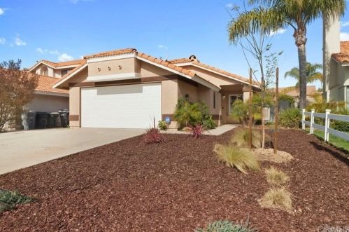 39675 Oak Cliff Dr, Temecula, CA 92591-4538