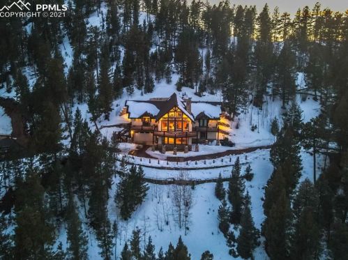 1339 Midland Ave, Woodland Park CO 80863-3118 exterior