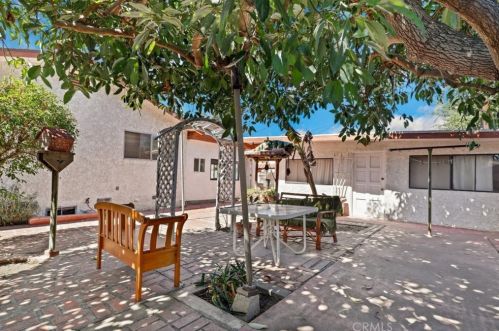 515 Townsend St, Santa Ana CA 92703-2838 exterior