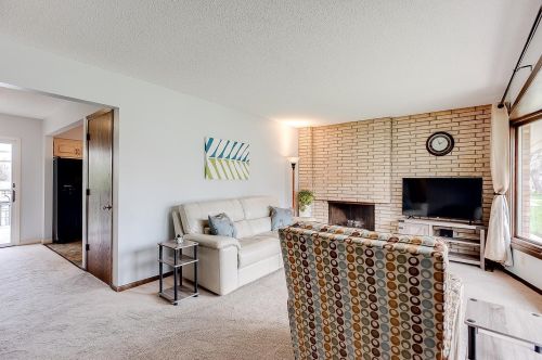 165 Hawes Ave, Saint Paul, MN 55126-6205