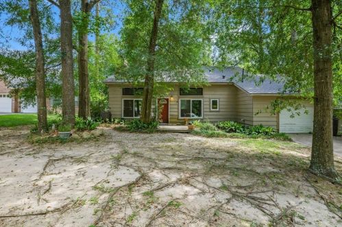 203 Deep Dale Ln, Conroe TX  77304-1249 exterior