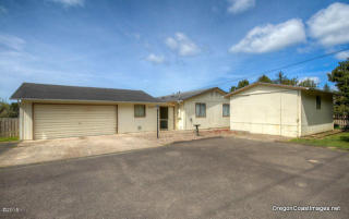 2140 Crestline Dr, Waldport, OR 97394-9458
