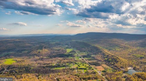 365 Prado Way, Berkeley Springs WV  25411-3264 exterior