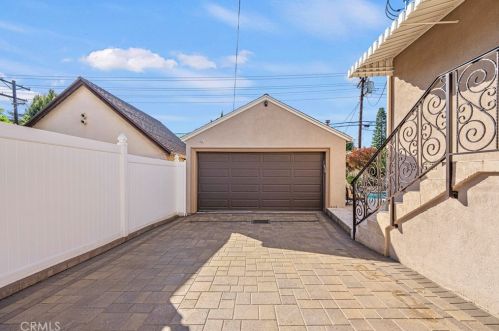 1215 Cordova Ave, Glendale CA  91207-1734 exterior