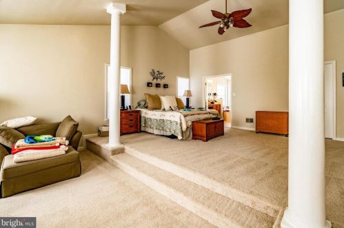 7125 Ayers Mdw Ln, Springfield VA  22150-4915 exterior