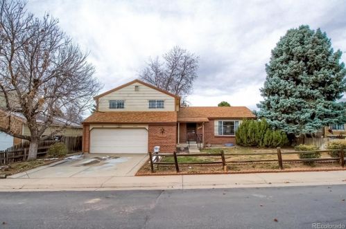 4491 Anaheim Ct, Denver, CO 80239-4911