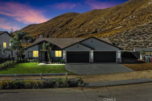 415 Mount Shasta Dr, Norco, CA 92860-1701