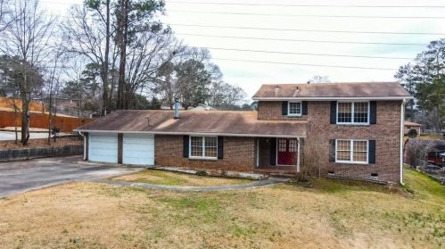 6765 Charles Dr, Morrow, GA 30260-3109