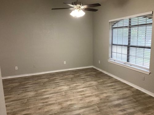 10520 Flamewood Dr, Fort Worth TX  76140-5442 exterior