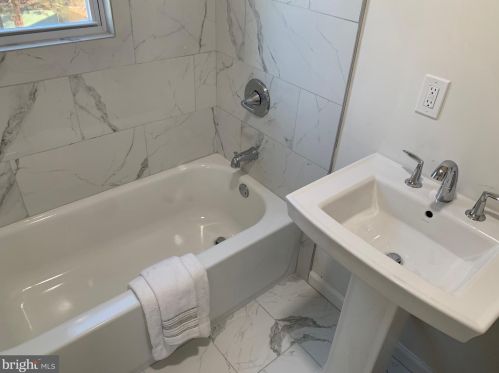 9407 Colesville Rd, Silver Spring MD 20901-4819 exterior