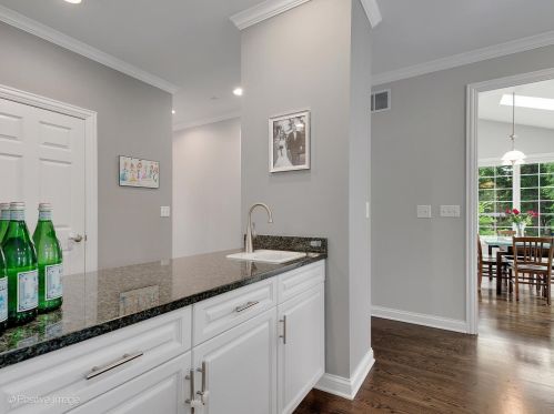 330 55th St, Willowbrook IL  60514-3015 exterior