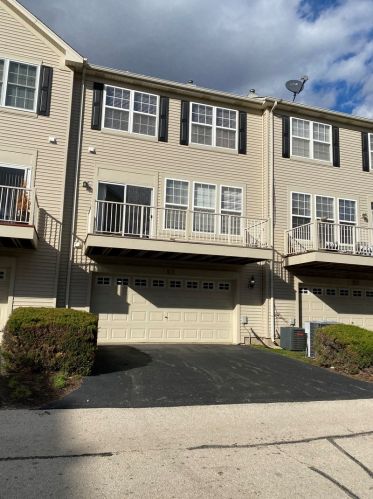 763 Thornbury Ct, Hanover Park IL  60103-2332 exterior