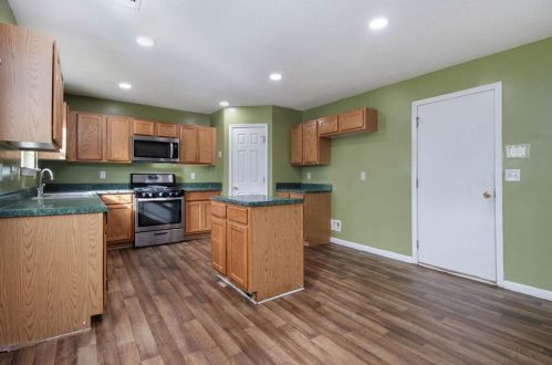 863 Brisley Cir, Hampton, GA 30228-5947