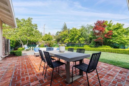 911 Echo Dr, Los Altos CA  94024-4874 exterior