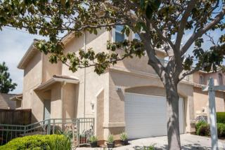 2035 Veracruz Ln, Oxnard, CA 93036-8224