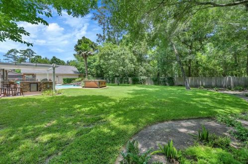 1612 Sweet Gum St, Conroe TX  77385-9530 exterior