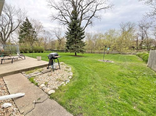 1016 Cypress Ln, Elk Grove Vlg, IL 60007-4008