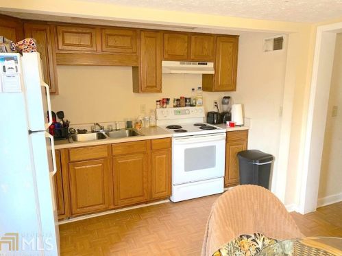 41 Victoria St, Commerce, GA 30529-2441