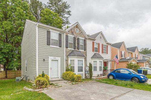 5895 Hampton Ct, Atlanta GA  30349-3899 exterior