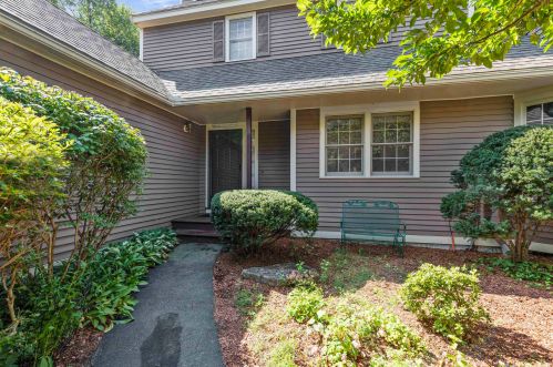27 Villager Rd, Chester, NH 03036-4036
