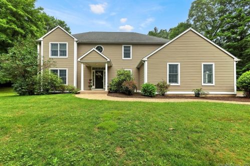 786 Mountain Rd, Cheshire, CT 06410-3306